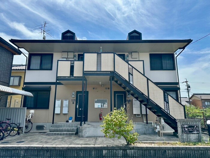 セピアコートの物件外観写真