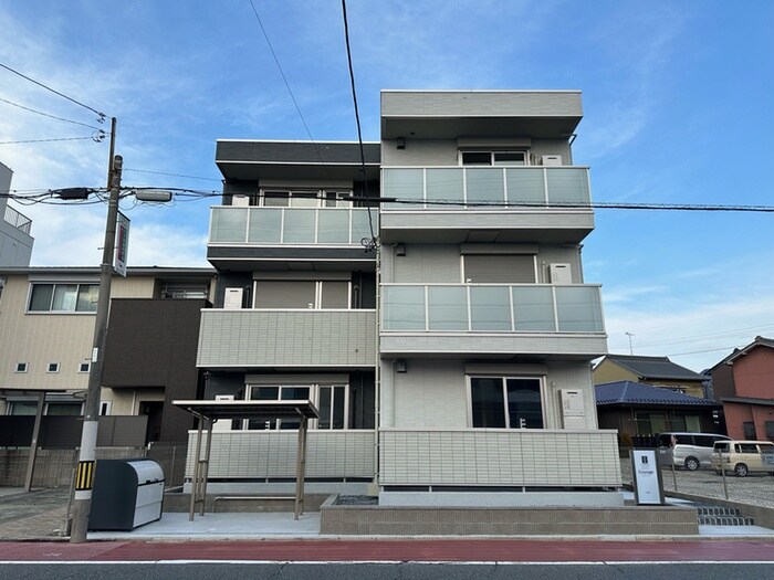 クラージュの物件外観写真
