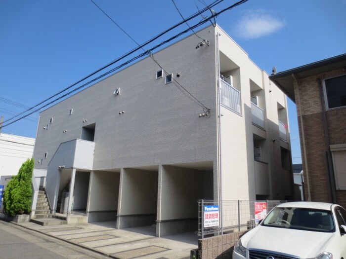 ドヌールⅤ草薙の物件外観写真