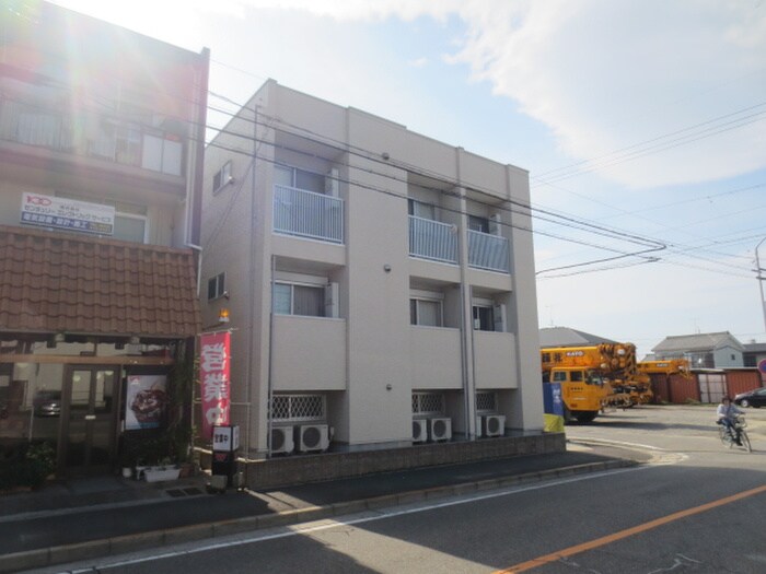 ドヌールⅤ草薙の物件外観写真