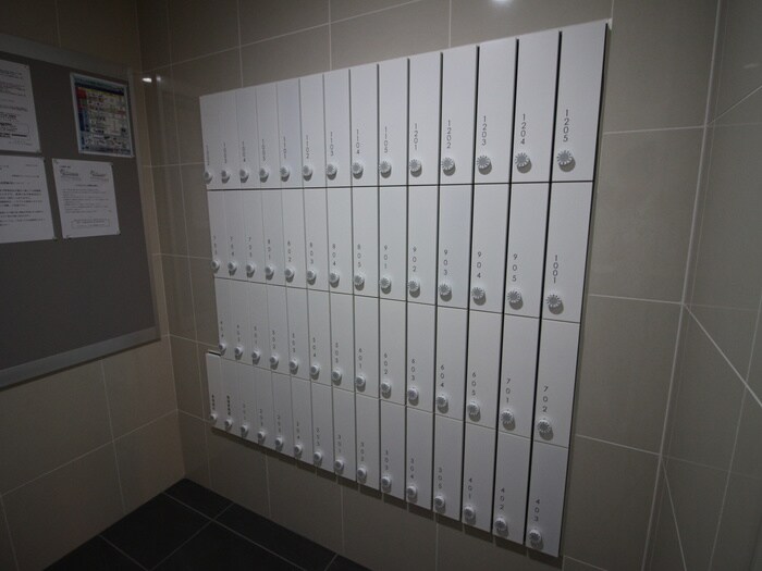 プレサンスＮＡＧＯＹＡ本陣の物件外観写真