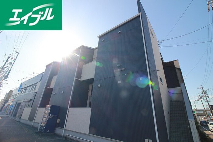 shiva apartmentの物件外観写真