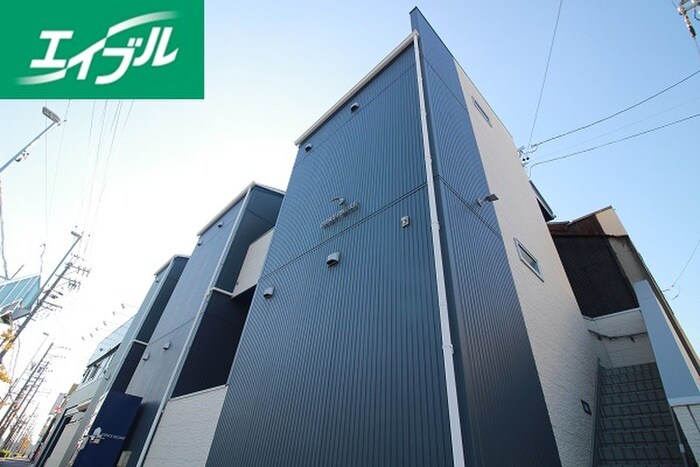 shiva apartmentの物件外観写真