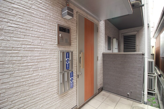 shiva apartmentの物件外観写真