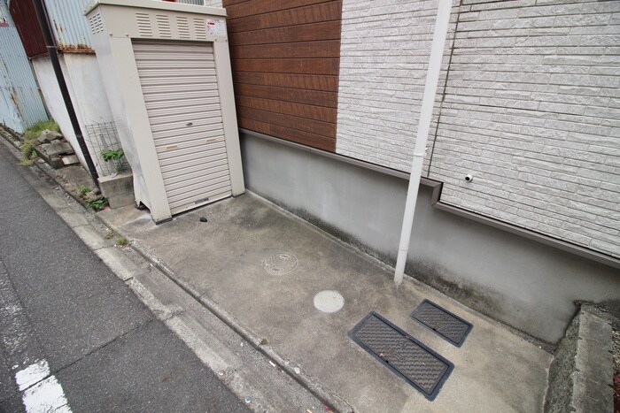 shiva apartmentの物件外観写真