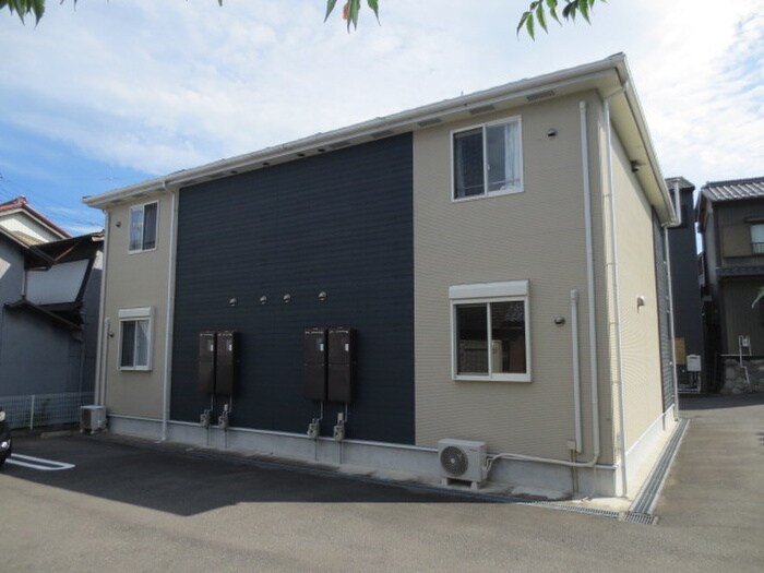 リヴィエ－ルの物件外観写真