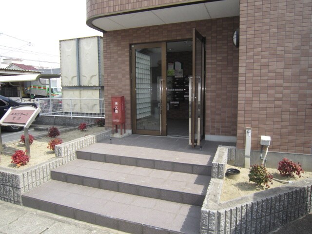 エスポワ－ル萱津の物件外観写真