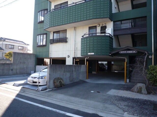 ホワイトクラウド　４の物件外観写真