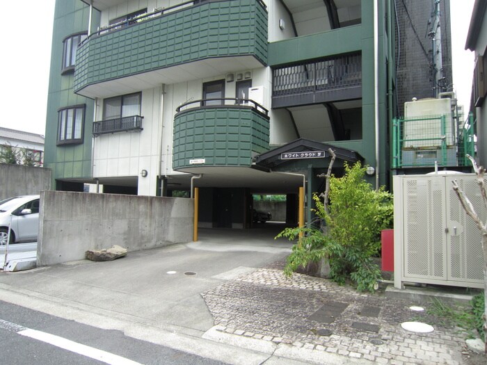 ホワイトクラウド　４の物件外観写真