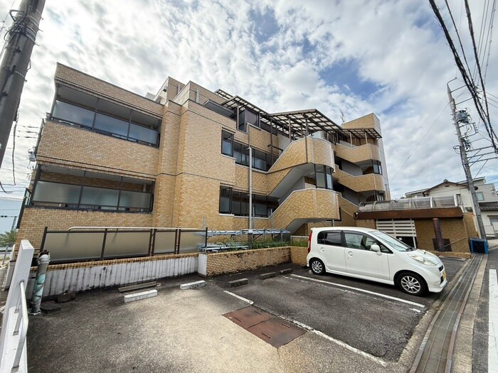 ダイアパレス喜多山（203）の物件外観写真