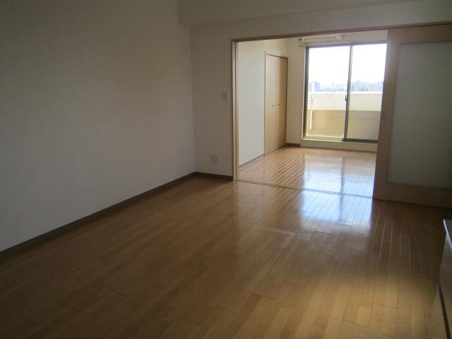 カスタリア志賀本通の物件内観写真