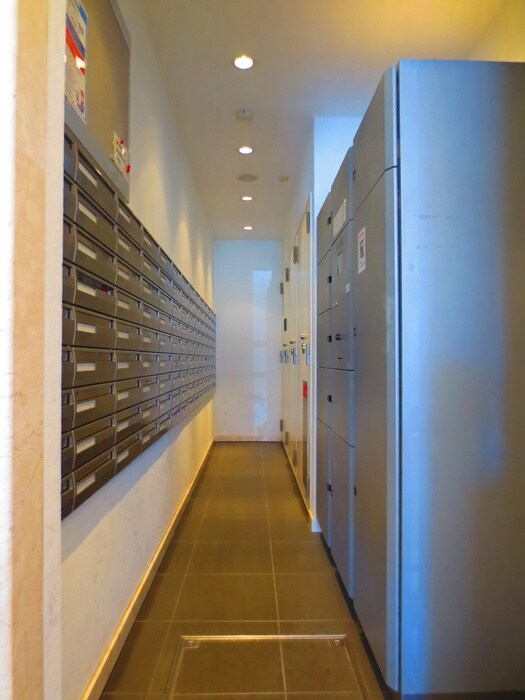 カスタリア志賀本通の物件外観写真