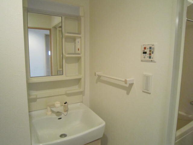 カスタリア志賀本通の物件内観写真