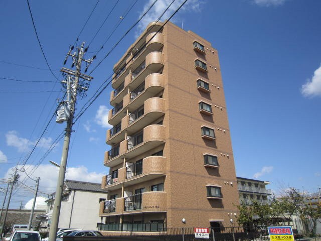 エレガントパレス守山の物件外観写真