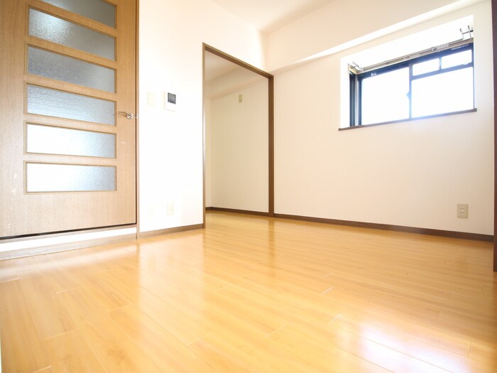 エレガントパレス守山の物件内観写真