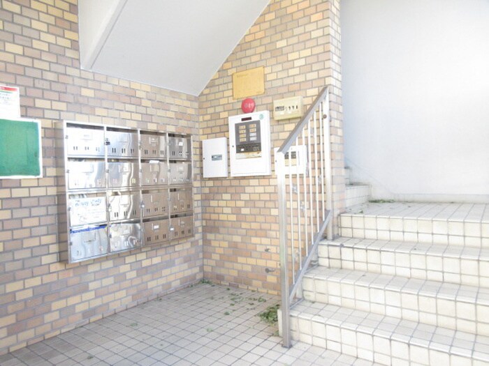 高針中央マンションの物件外観写真