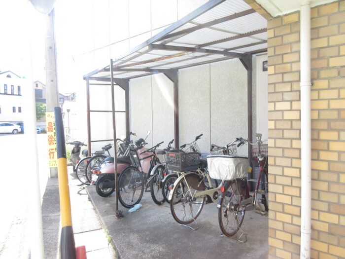 高針中央マンションの物件外観写真