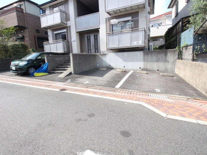 プラムヒルズの物件外観写真