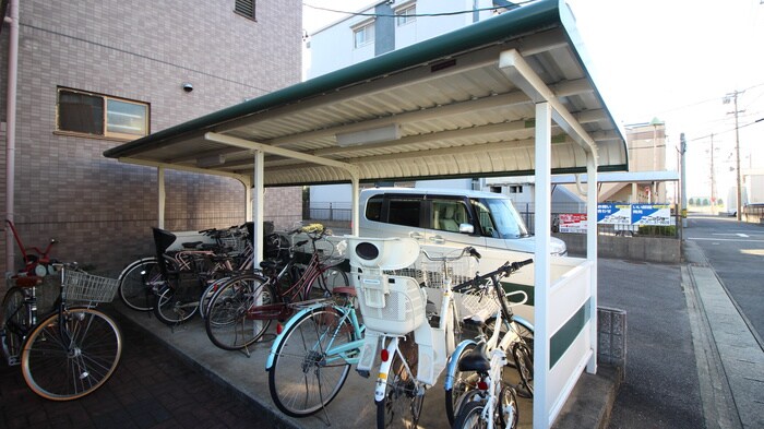 エマリオの物件外観写真