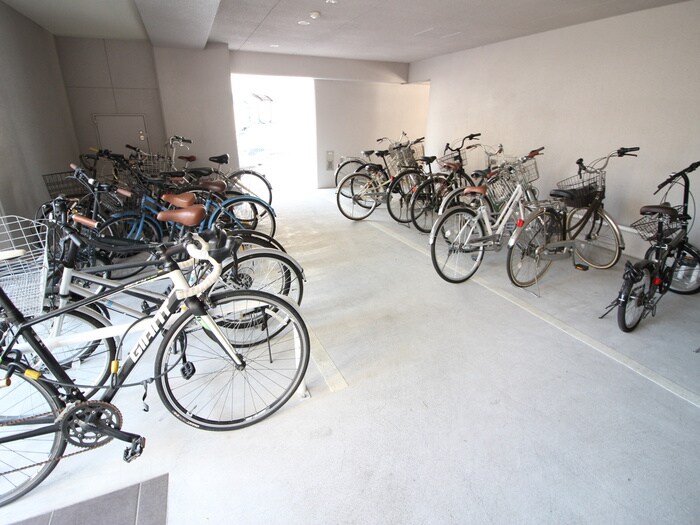 ﾌﾟﾗｳﾗﾝﾄﾞ名駅の物件外観写真