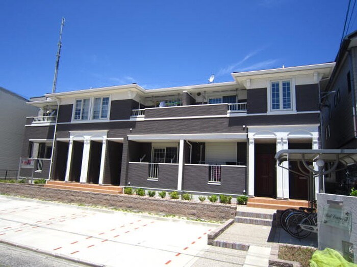 レッド・リ－ブスⅢの物件外観写真