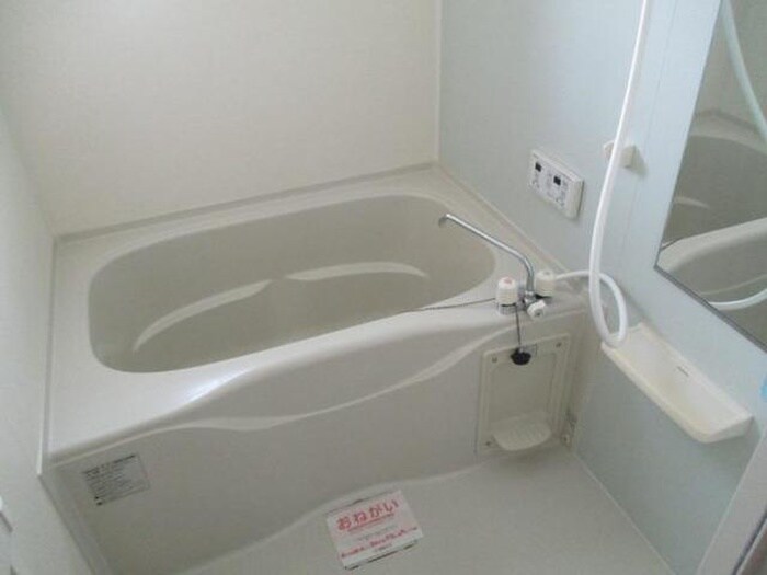 レッド・リ－ブスⅢの物件内観写真