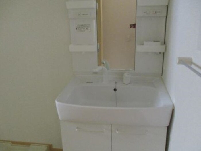 レッド・リ－ブスⅢの物件内観写真