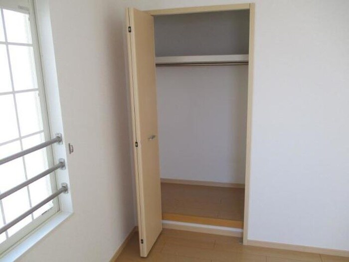 レッド・リ－ブスⅢの物件内観写真