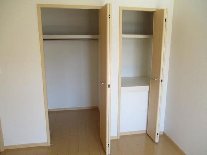 レッド・リ－ブスⅢの物件内観写真