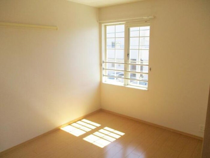 レッド・リ－ブスⅢの物件内観写真