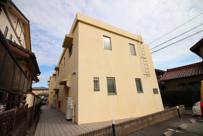 スカイパールの物件外観写真