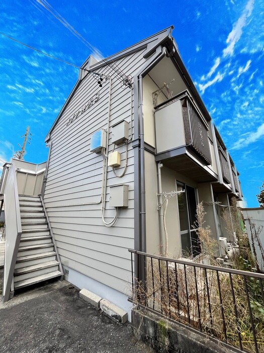 メゾン神沢Ｓ棟の物件外観写真