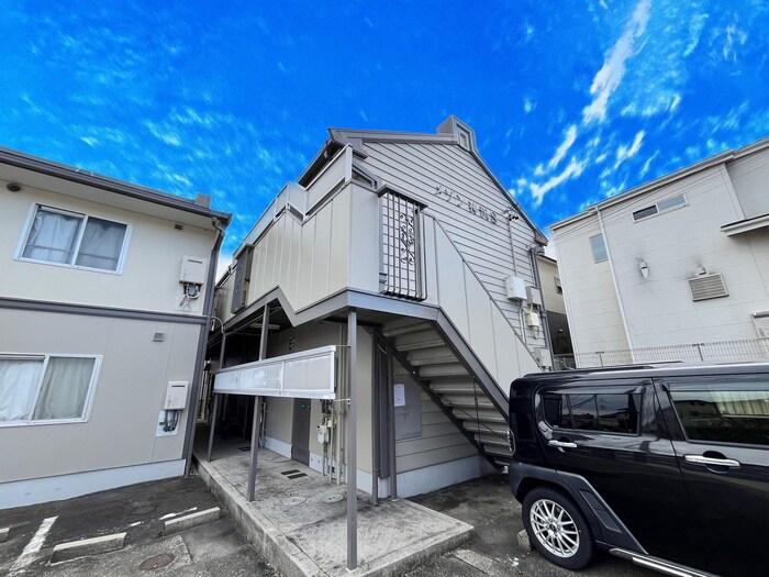 メゾン神沢Ｓ棟の物件外観写真