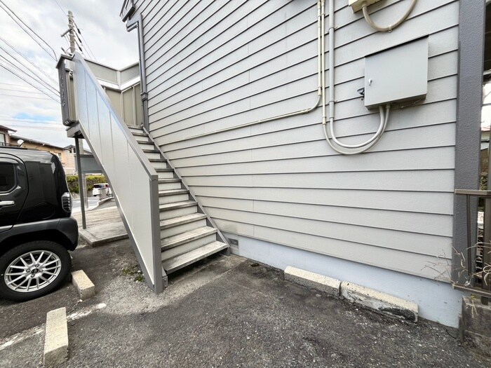 メゾン神沢Ｓ棟の物件外観写真