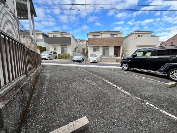 メゾン神沢Ｓ棟の物件外観写真