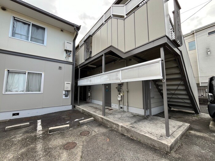 メゾン神沢Ｓ棟の物件外観写真