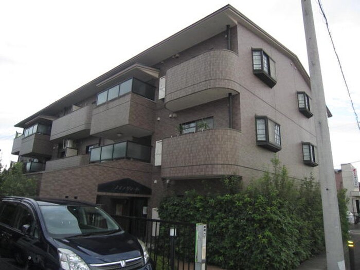 メゾンクレ－ルの物件外観写真