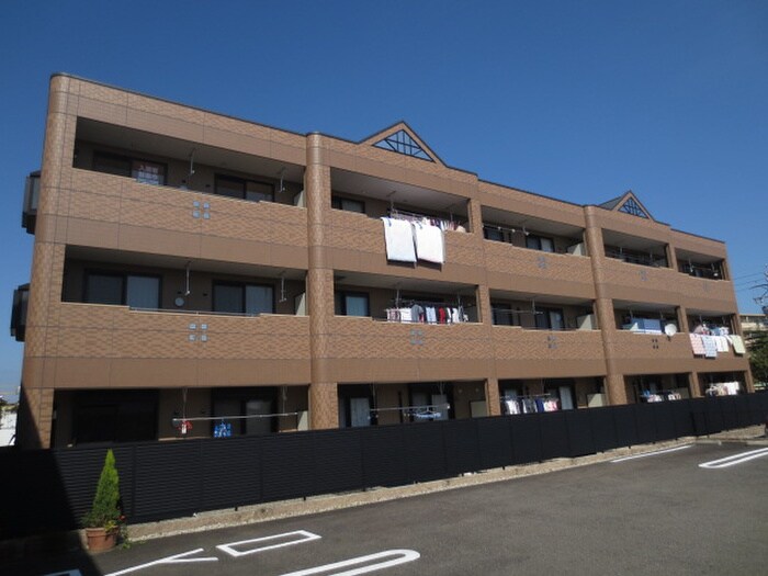 ラ・ウィンクルの物件外観写真