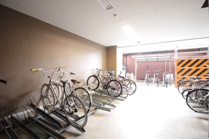 ﾌﾟﾚｻﾝｽ上前津ﾘﾗｸｼｱ(1402)の物件外観写真