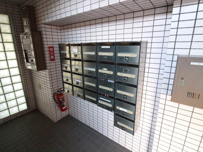 サンロ－ヤル香坂の物件外観写真