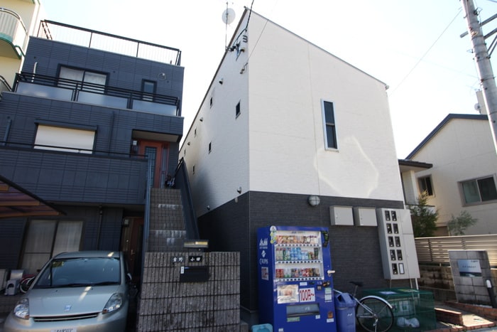 オーフォレストの物件外観写真