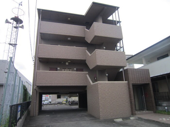 トライアングルの物件外観写真