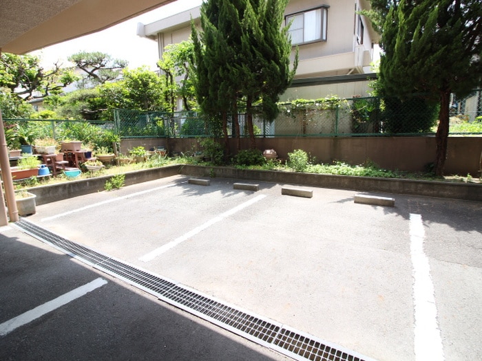 ファミ－ル一社の物件外観写真