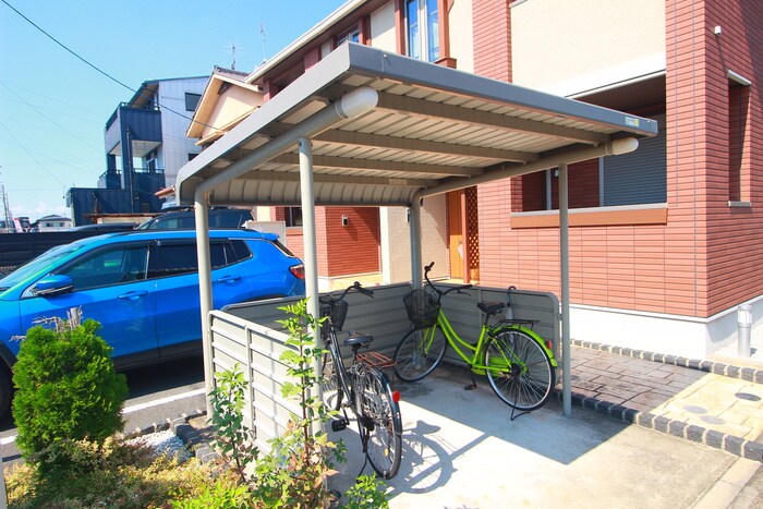 モンテリサイアの物件外観写真