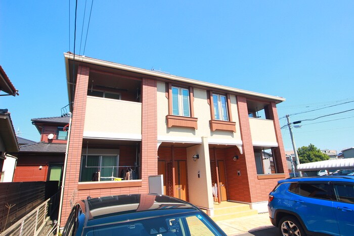 モンテリサイアの物件外観写真