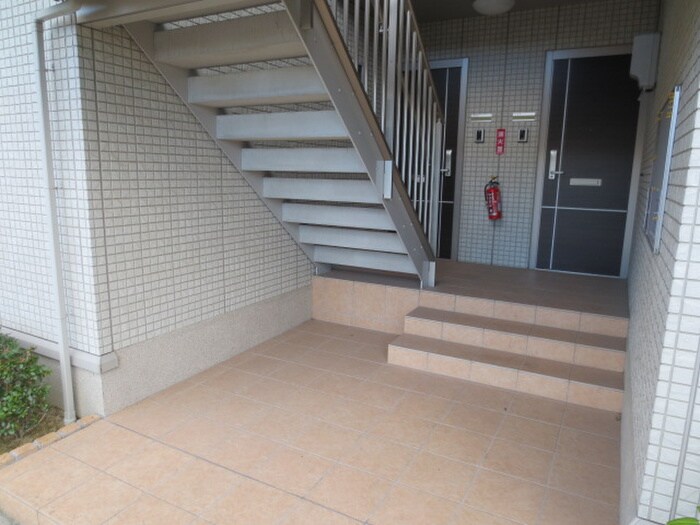 ドマ－ニの物件外観写真