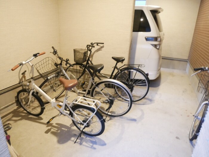 エステート亀島の物件外観写真