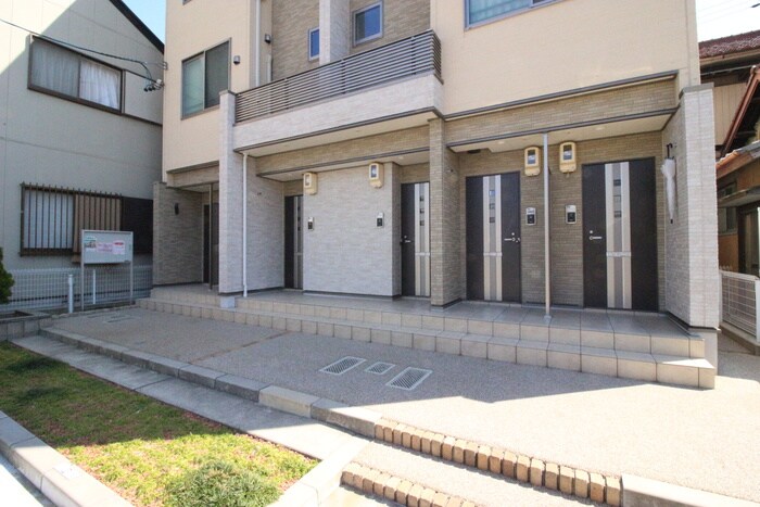 シェモア角割の物件外観写真