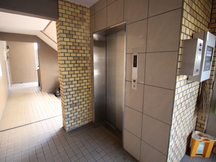 ユニ－ブル第二天白の物件外観写真