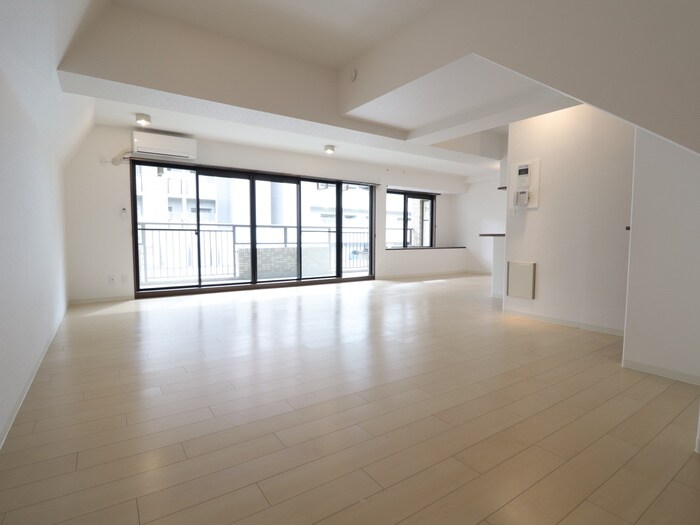 サムティレジデンス東山公園の物件内観写真